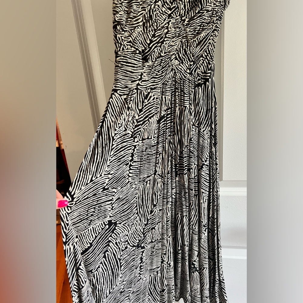 Women’s long sleeveless summer dress - Picture 3 of 3